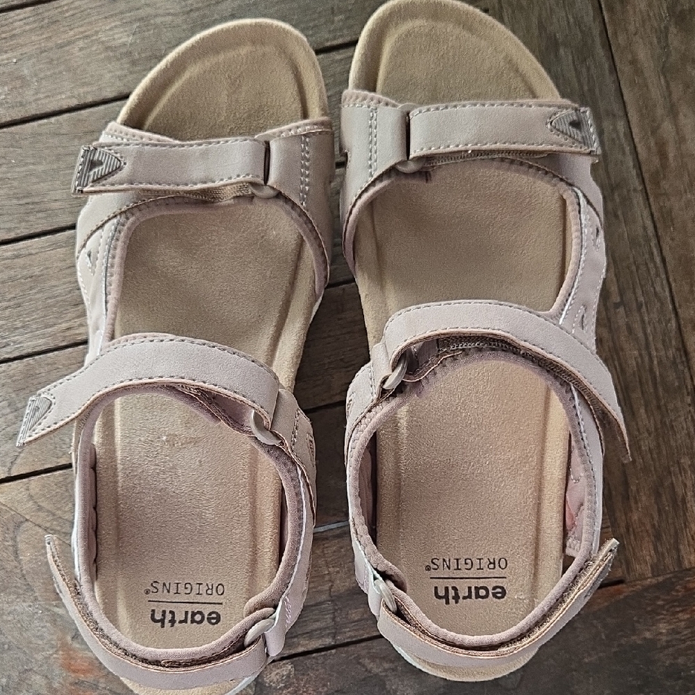 Earth Origins Skylar3 Women's Beige Sandals